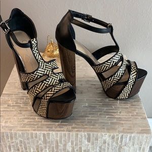 Jessica Simpson Black & Cream Wooden Platform Heel